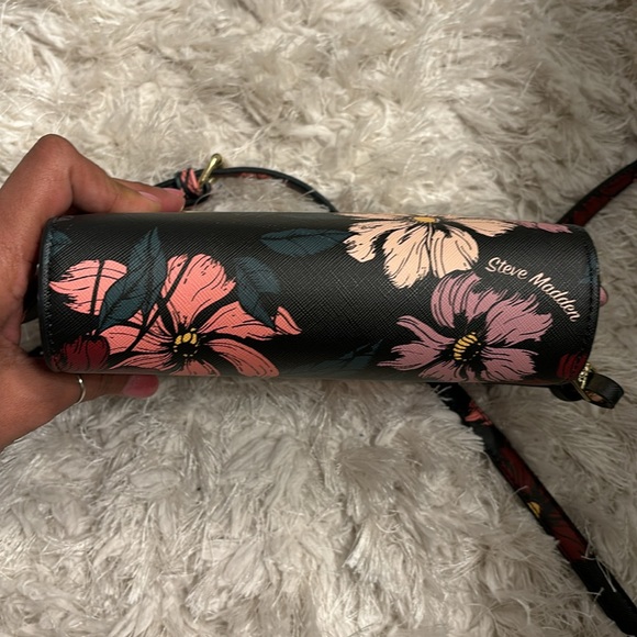 Steve Madden Crossbody - Picture 6 of 6